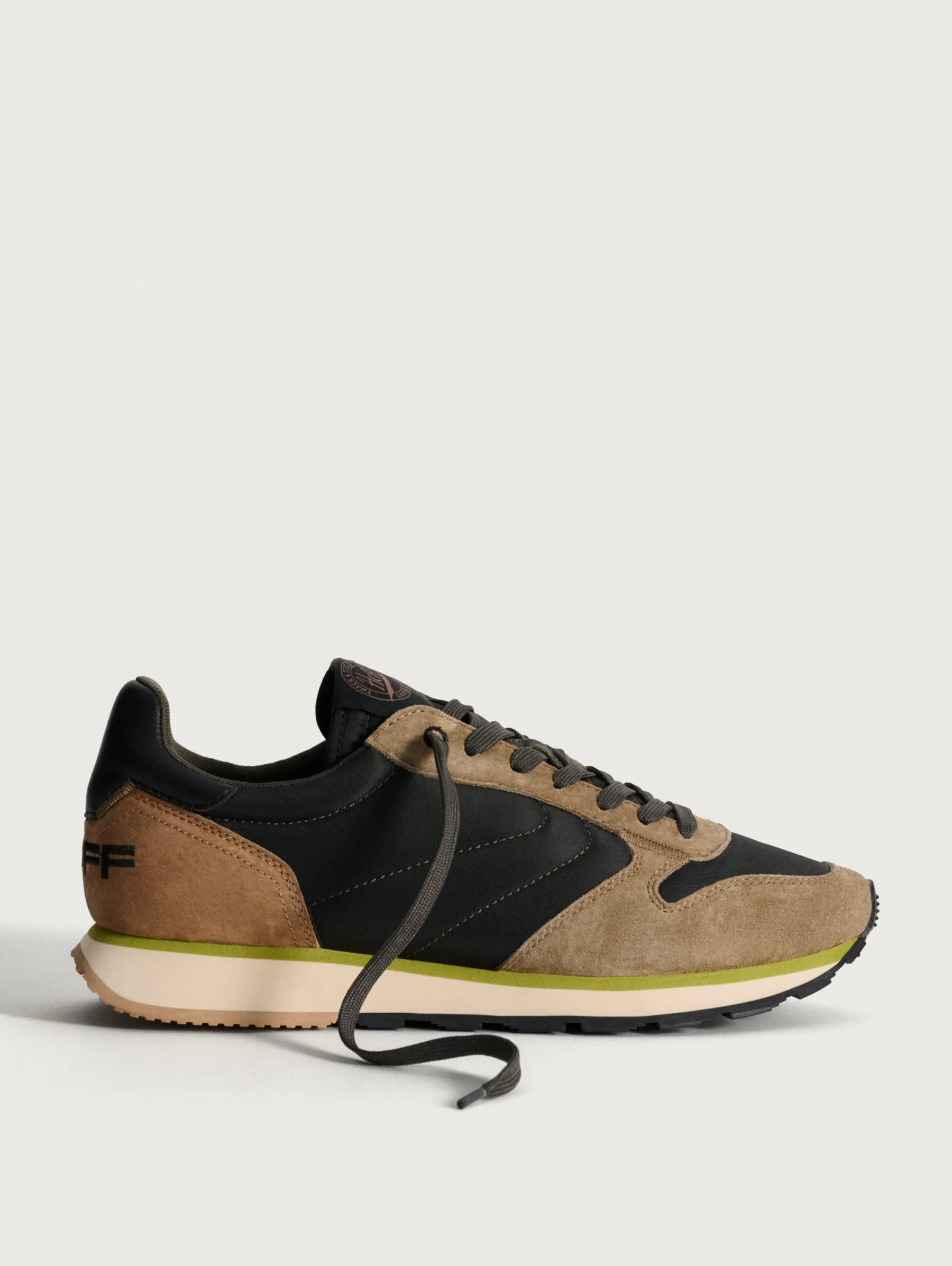 PELLA Herren Track & Field